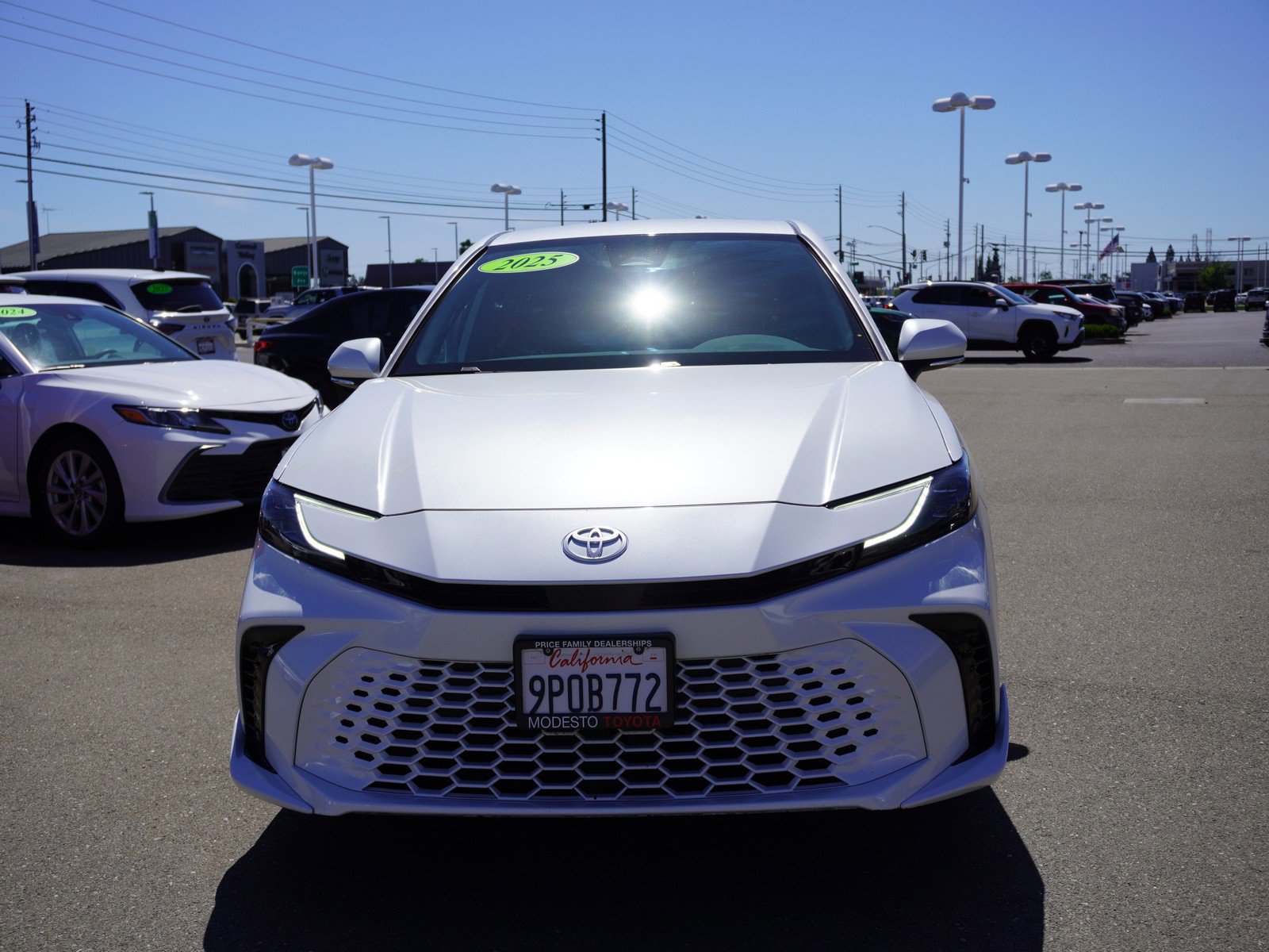 Used 2025 Toyota Camry XSE FWD image 6