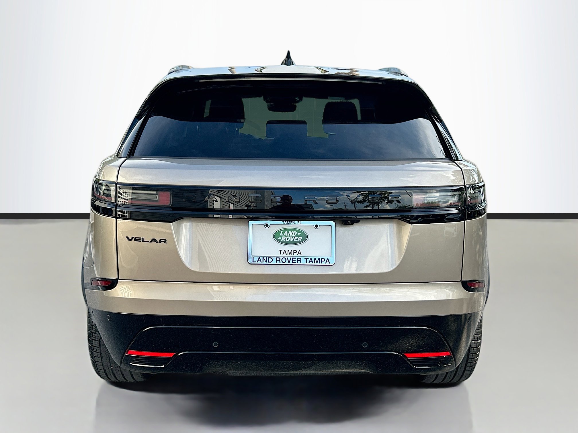 New 2026 Land Rover Range Rover Velar Dynamic SE image 5