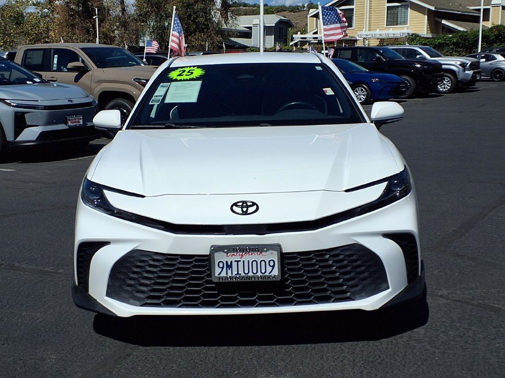 Used 2025 Toyota Camry SE FWD image 2