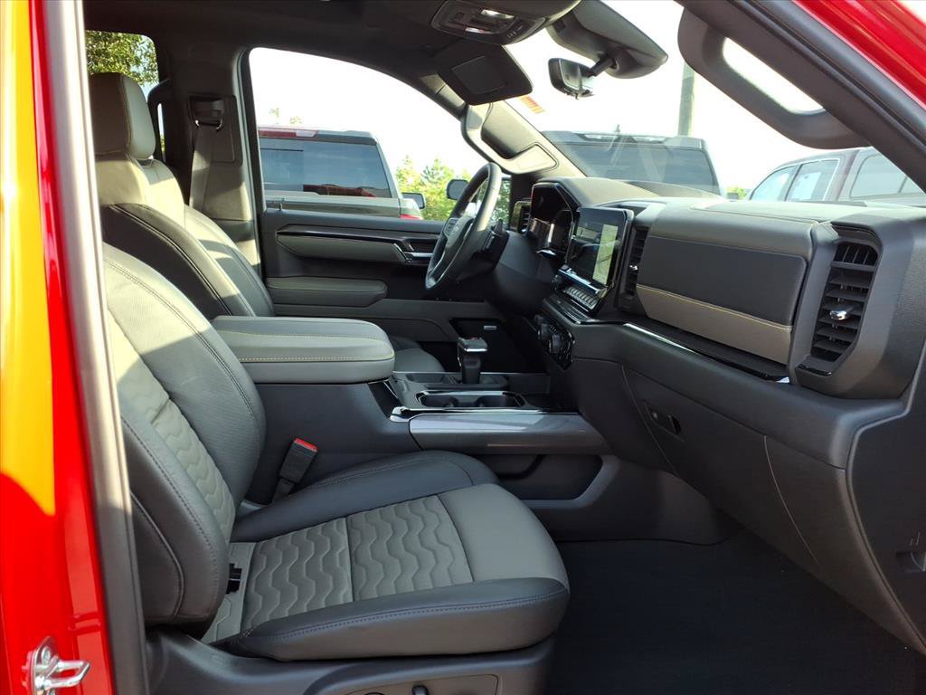 Used 2026 Chevrolet Silverado 1500 ZR2 w/ Dark Appearance Package AWD/4WD image 17