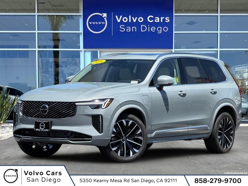 New 2026 Volvo XC90 T8 Ultra w/ Lounge Package