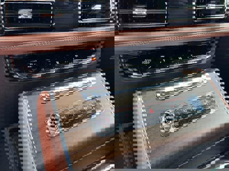 Used 2025 Lincoln Aviator Reserve w/ Equipment Group 201A image 21