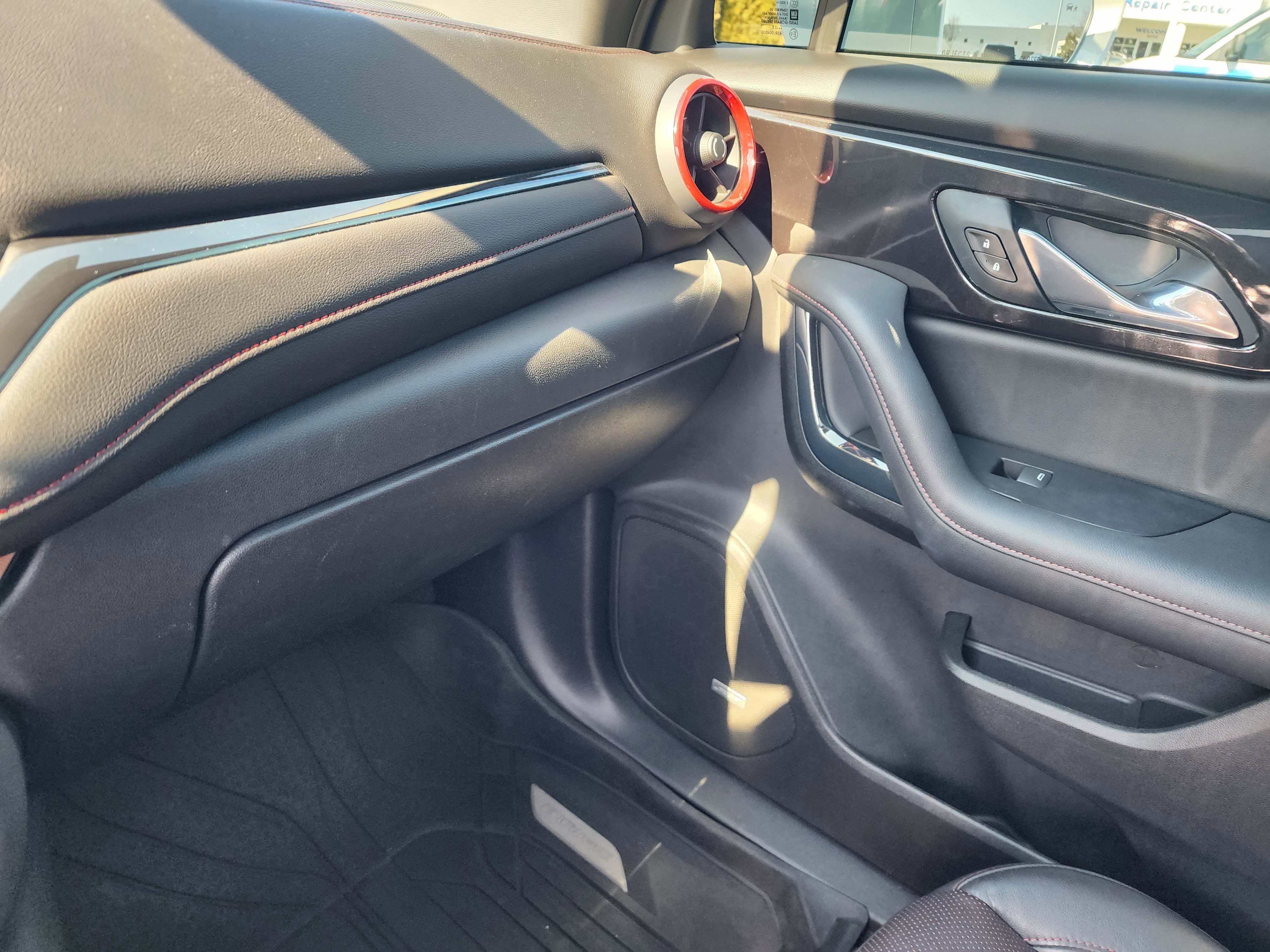 Used 2020 Chevrolet Blazer RS image 38