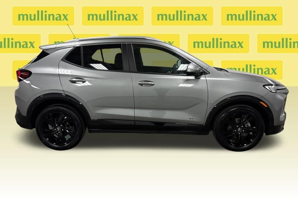 Used 2025 Buick Encore GX Sport Touring image 21