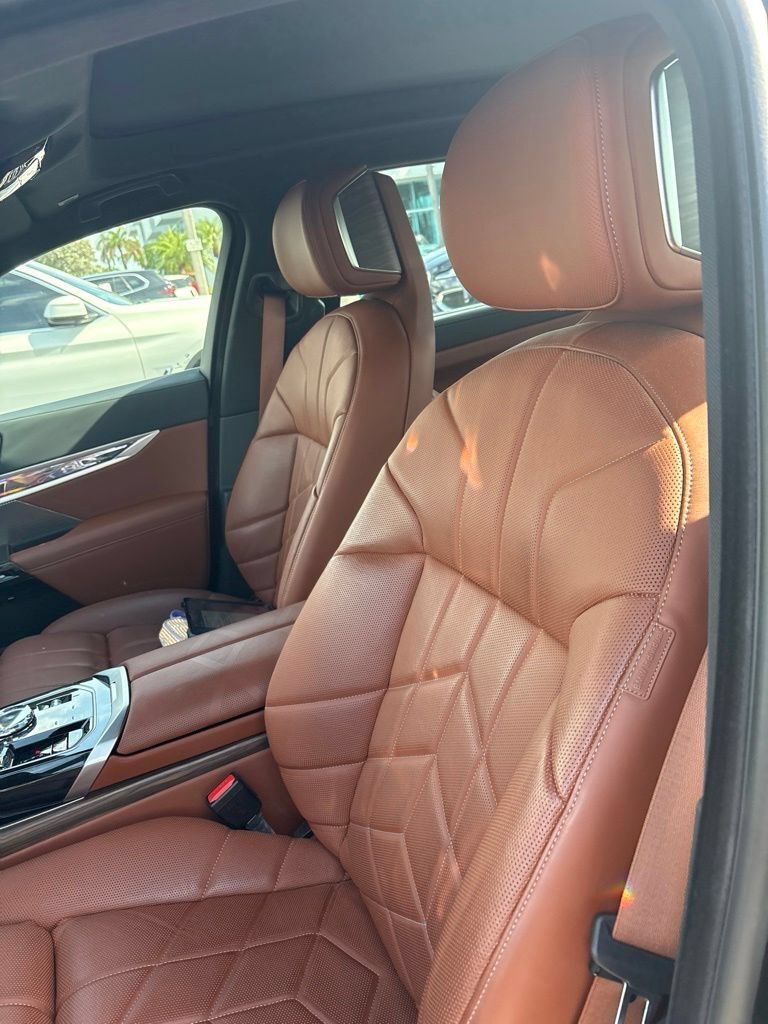 Certified 2023 BMW 760i xDrive w/ Parking Assistance Package AWD/4WD image 5
