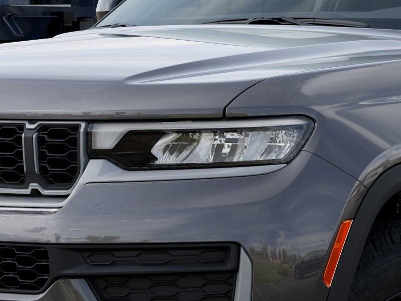 New 2026 Jeep Grand Cherokee Laredo image 7