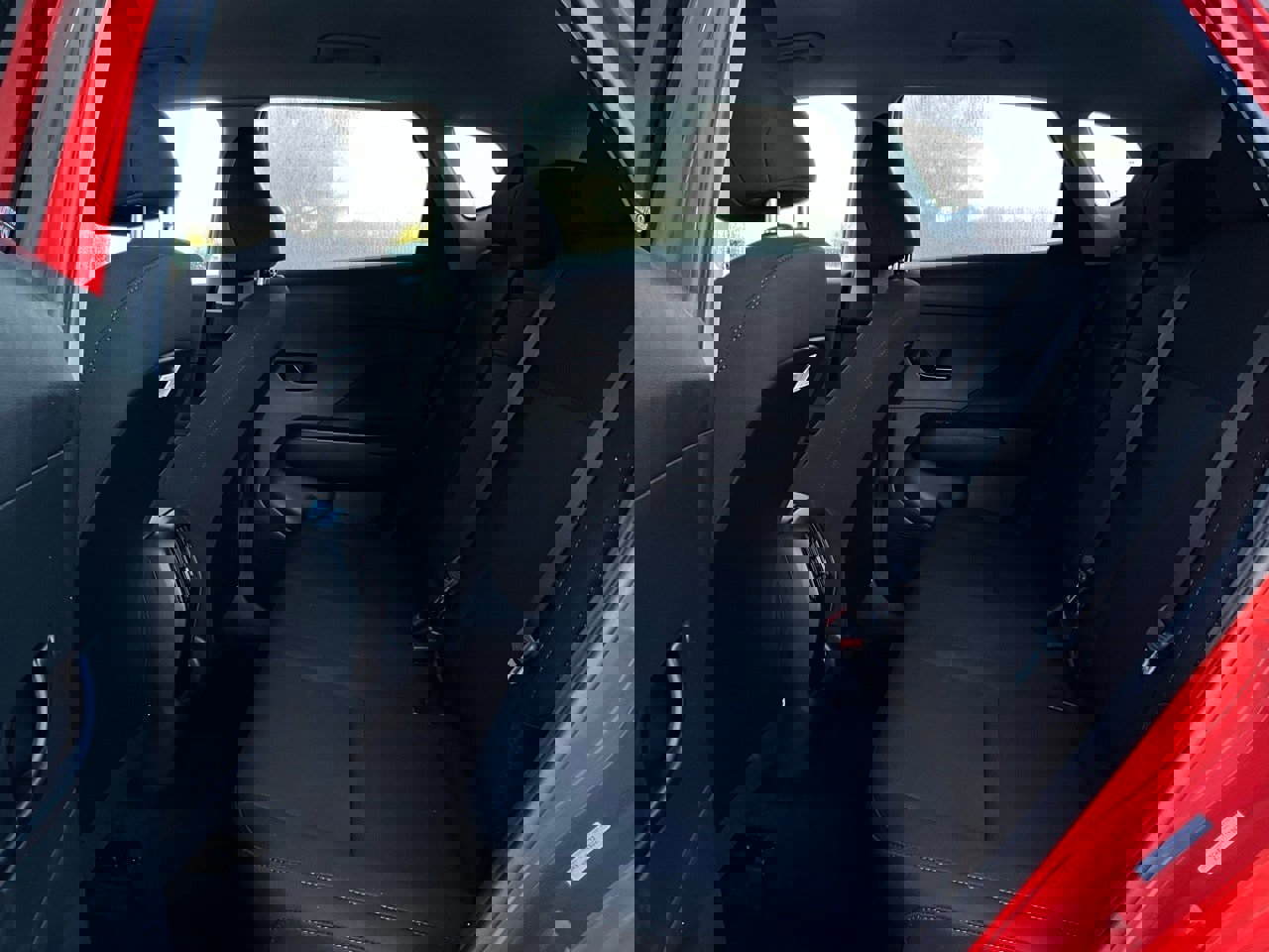 Used 2025 Hyundai Kona SEL image 12