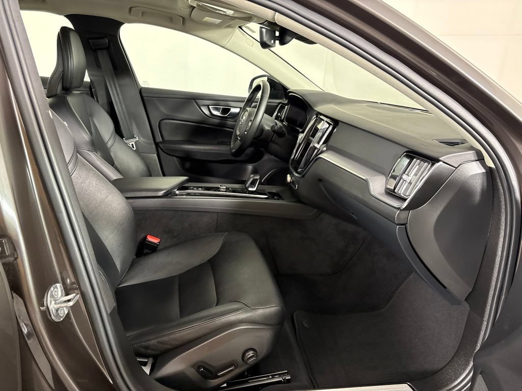 Used 2024 Volvo S60 B5 Core FWD image 16