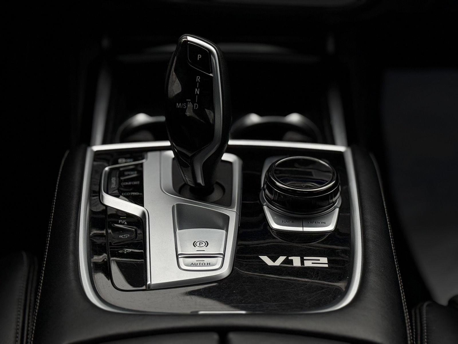 Used 2020 BMW M760i xDrive w/ Luxury Rear Seating Package image 24