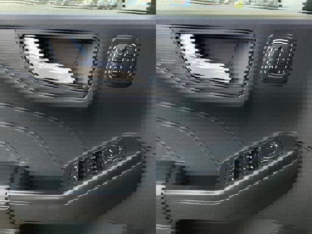 Used 2023 Ford Escape Platinum image 14