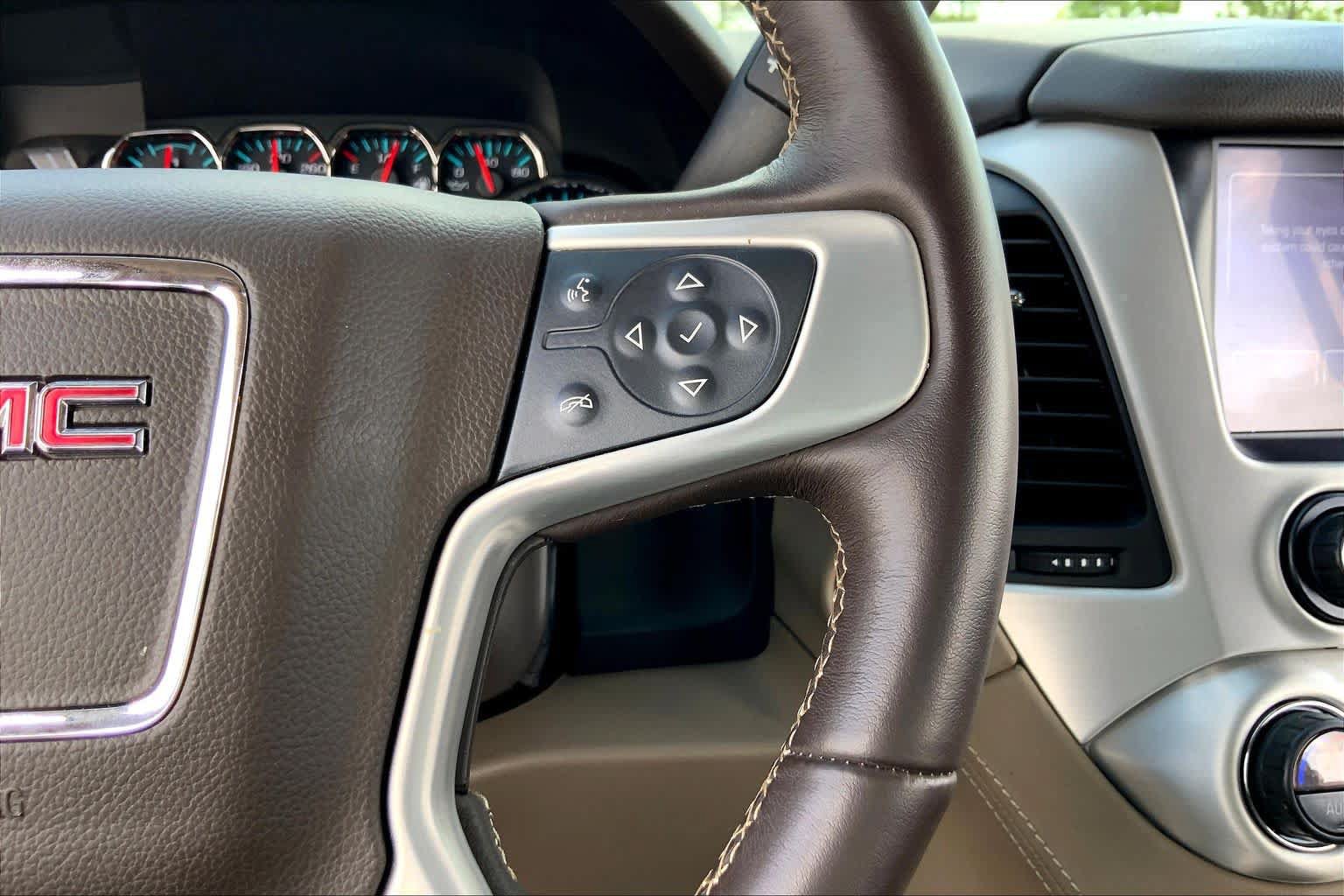 Used 2020 GMC Yukon XL SLT w/ Premium Edition RWD image 24