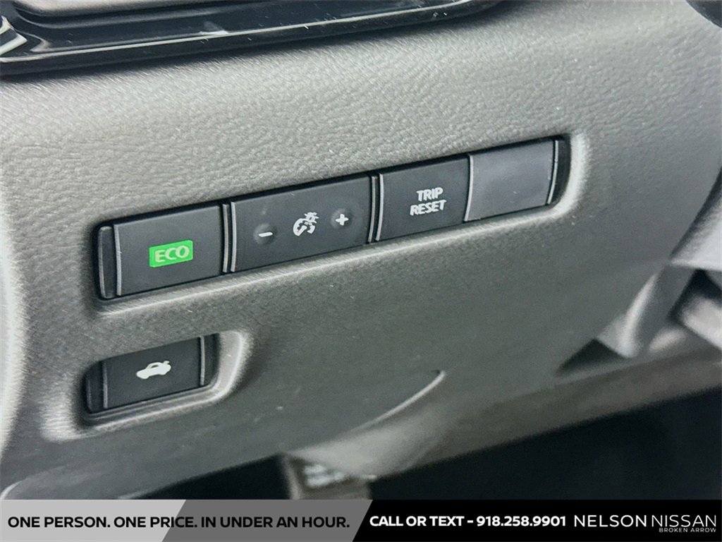 New 2025 Nissan Sentra SR w/ SR Premium Package image 10