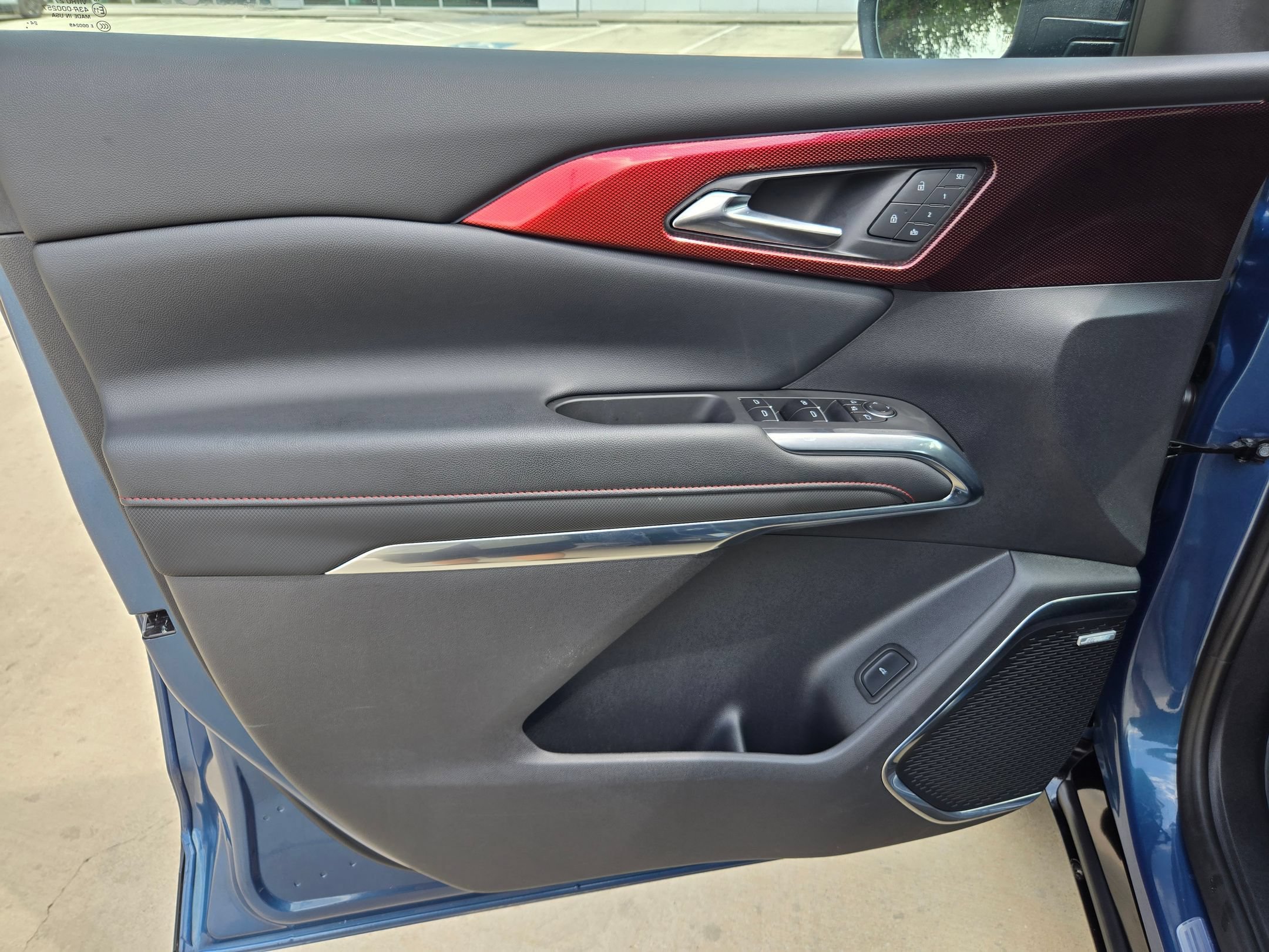 Certified 2025 Chevrolet Traverse RS w/ LPO, Floor Liner Package AWD/4WD image 18