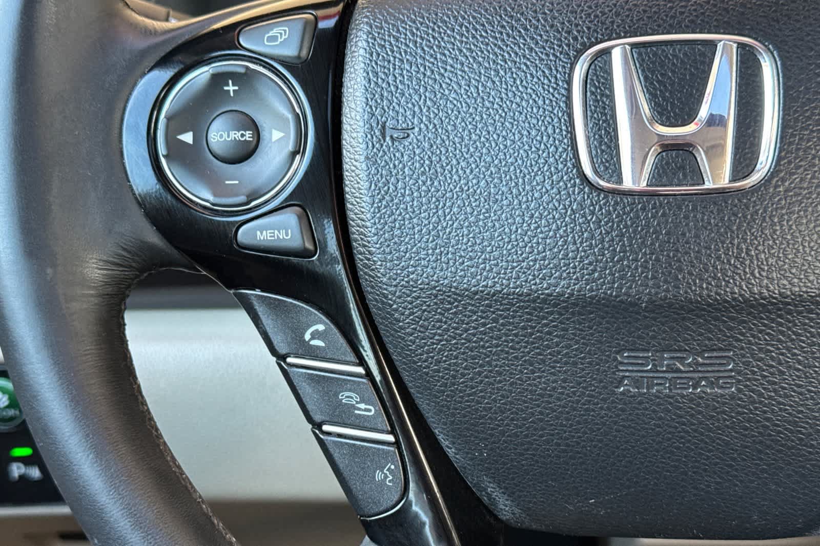 Used 2017 Honda Accord Touring image 25