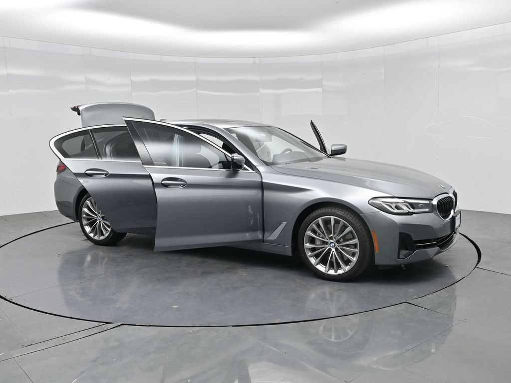 Used 2023 BMW 540i w/ Convenience Package RWD image 38