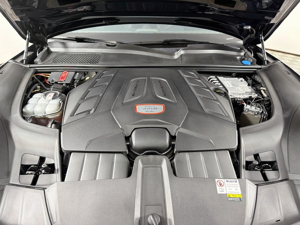 Used 2023 Porsche Cayenne Turbo AWD/4WD image 32