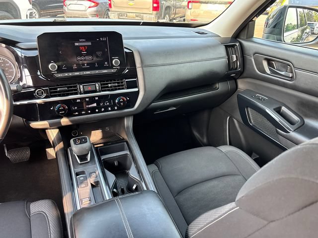 Used 2024 Nissan Pathfinder SV FWD image 13
