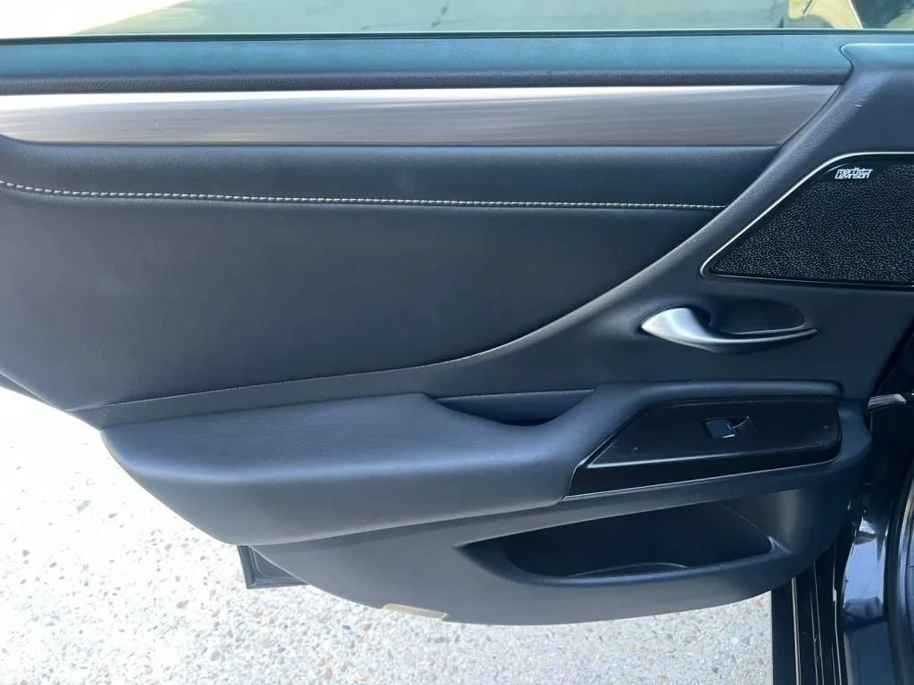 Used 2019 Lexus ES 350 F Sport w/ Accessory Package 2 FWD image 23
