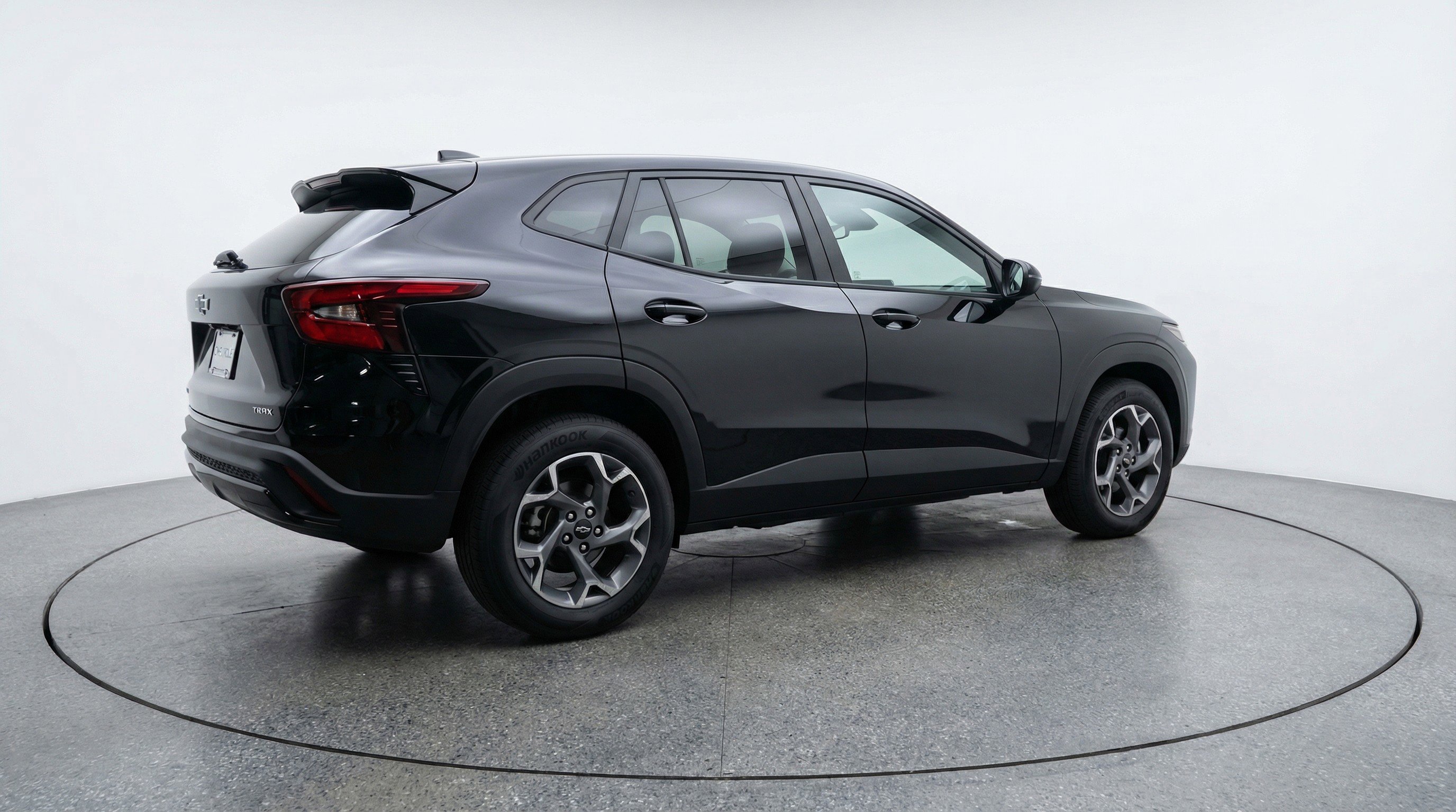 Used 2025 Chevrolet Trax LT w/ LT Convenience Package image 9