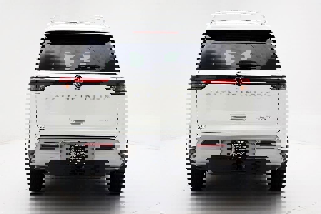 Used 2024 Nissan Pathfinder SL w/ SL Premium Package image 8