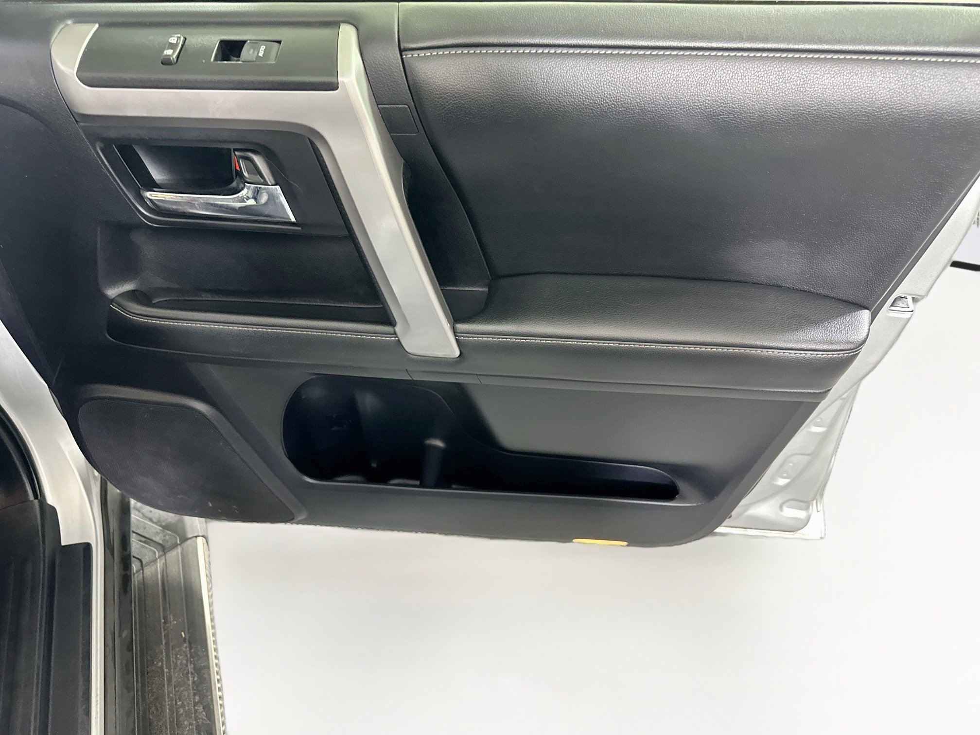 Used 2014 Toyota 4Runner SR5 RWD image 30
