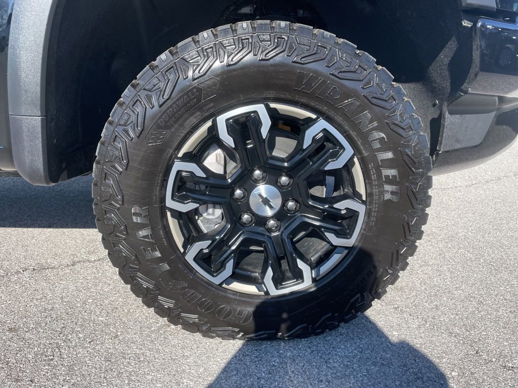 Used 2025 Chevrolet Silverado 1500 ZR2 w/ Technology Package image 55