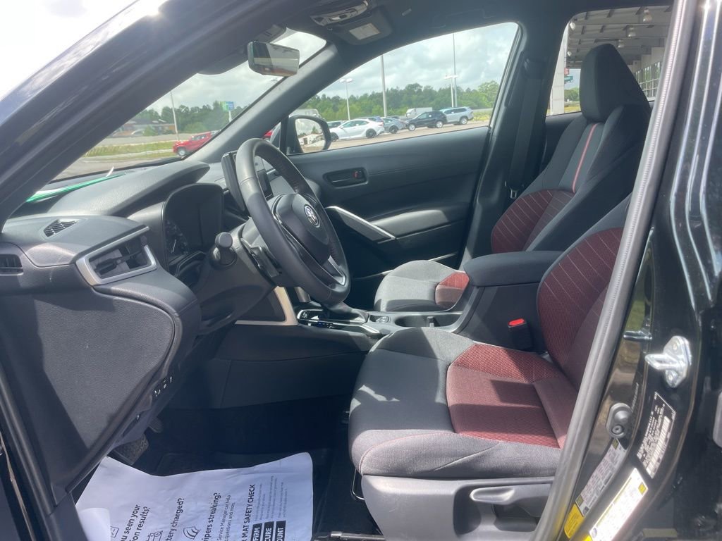 Used 2025 Toyota Corolla Cross AWD Hybrid image 12
