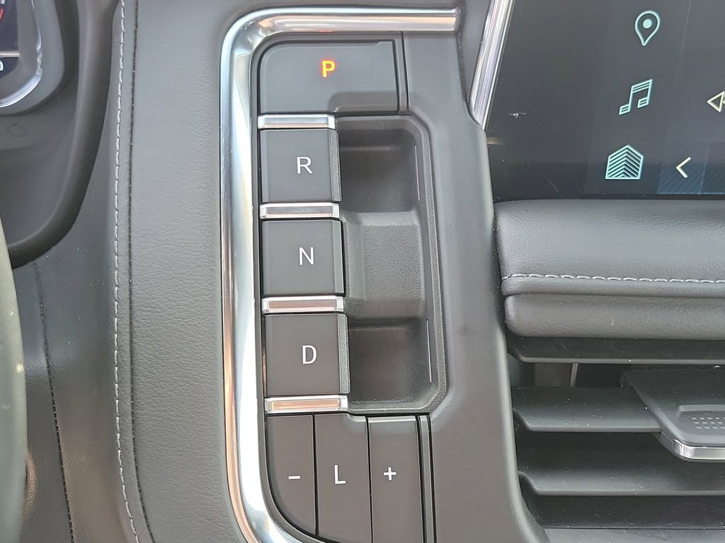 Used 2024 Chevrolet Suburban LT AWD/4WD image 34