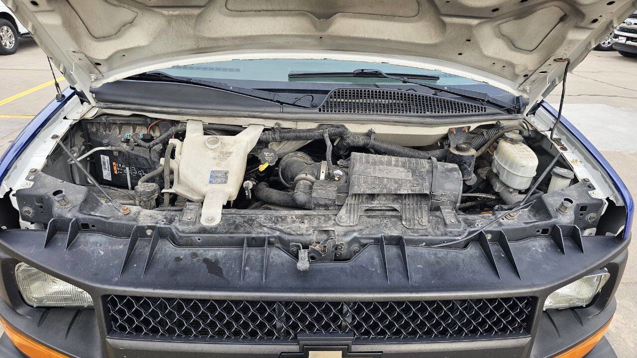 Used 2013 Chevrolet Express 2500 image 14