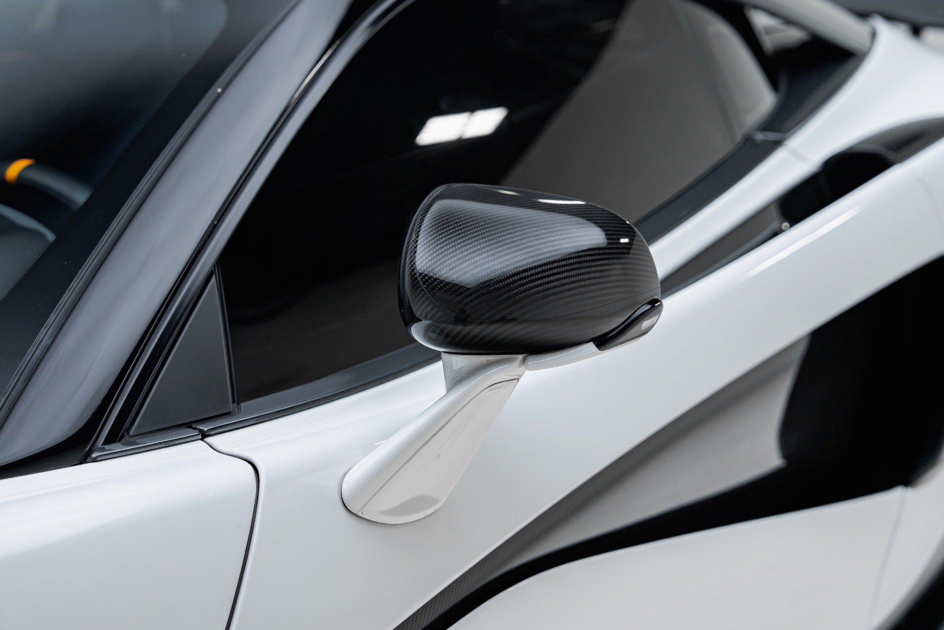 Used 2019 McLaren 600LT RWD image 24
