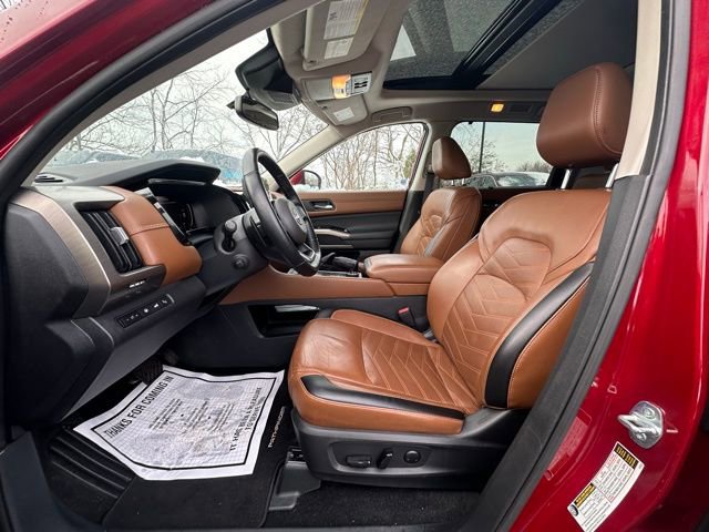 Used 2022 Nissan Pathfinder Platinum w/ Cargo Package image 24