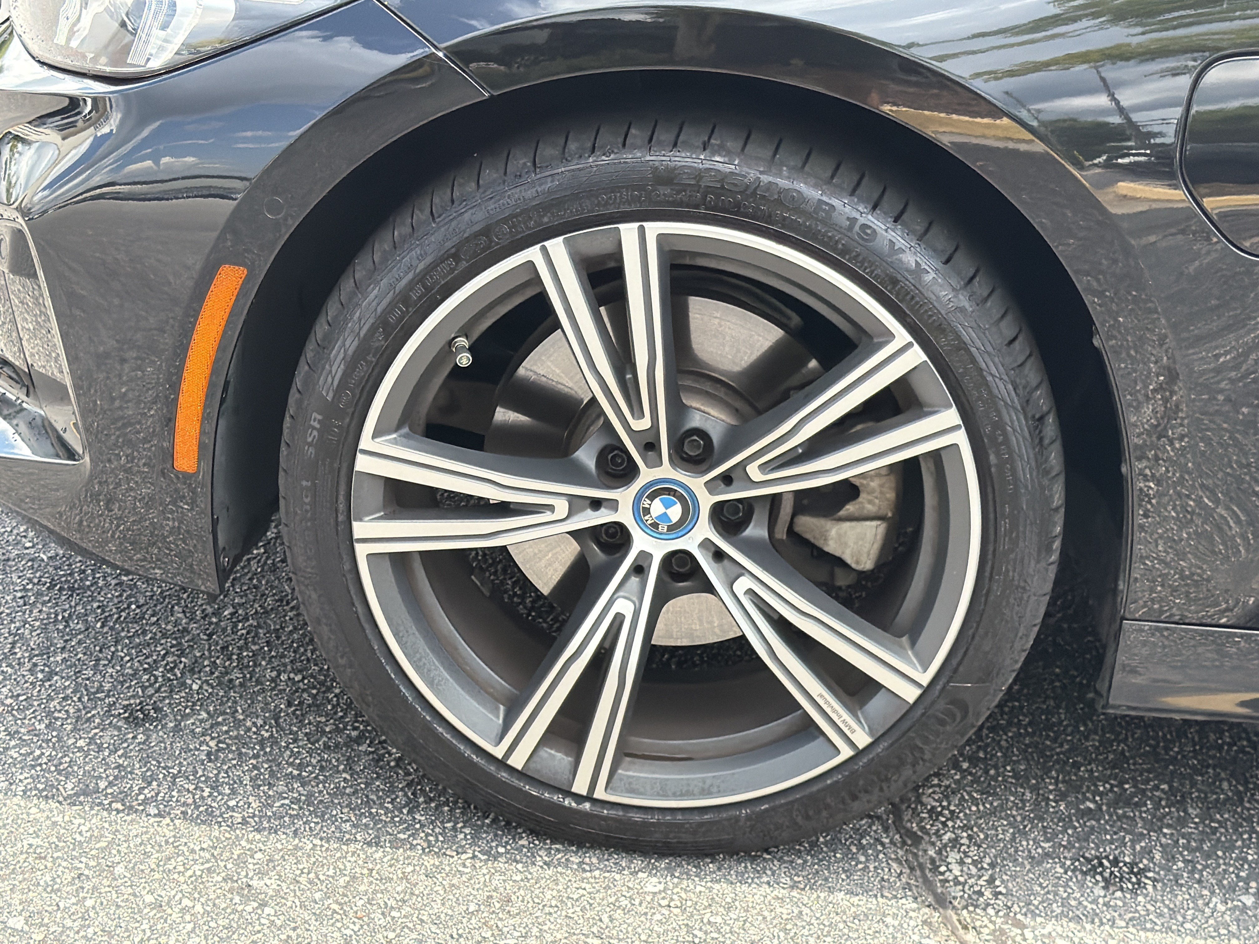 Certified 2024 BMW 330e w/ Premium Package RWD image 31