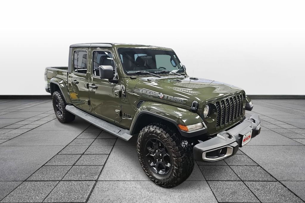 Used 2023 Jeep Gladiator Sport image 3