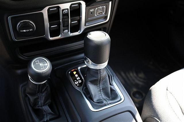 New 2025 Jeep Gladiator Sport image 20