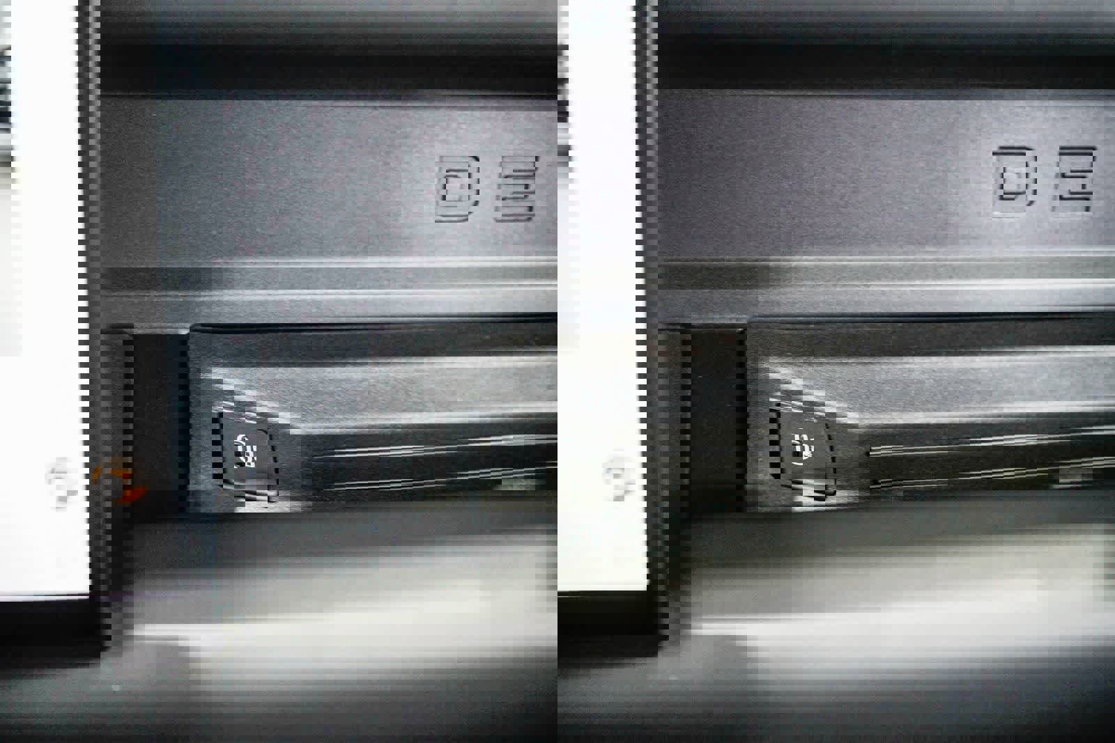 Used 2023 Land Rover Defender 110 V8 image 23