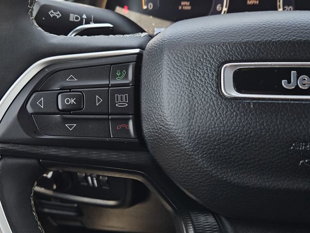 Used 2024 Jeep Grand Cherokee Altitude AWD/4WD image 27