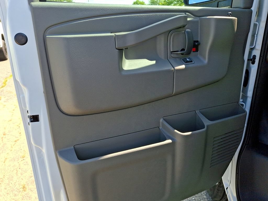 New 2026 Chevrolet Express 2500 w/ Driver Convenience Package RWD image 8