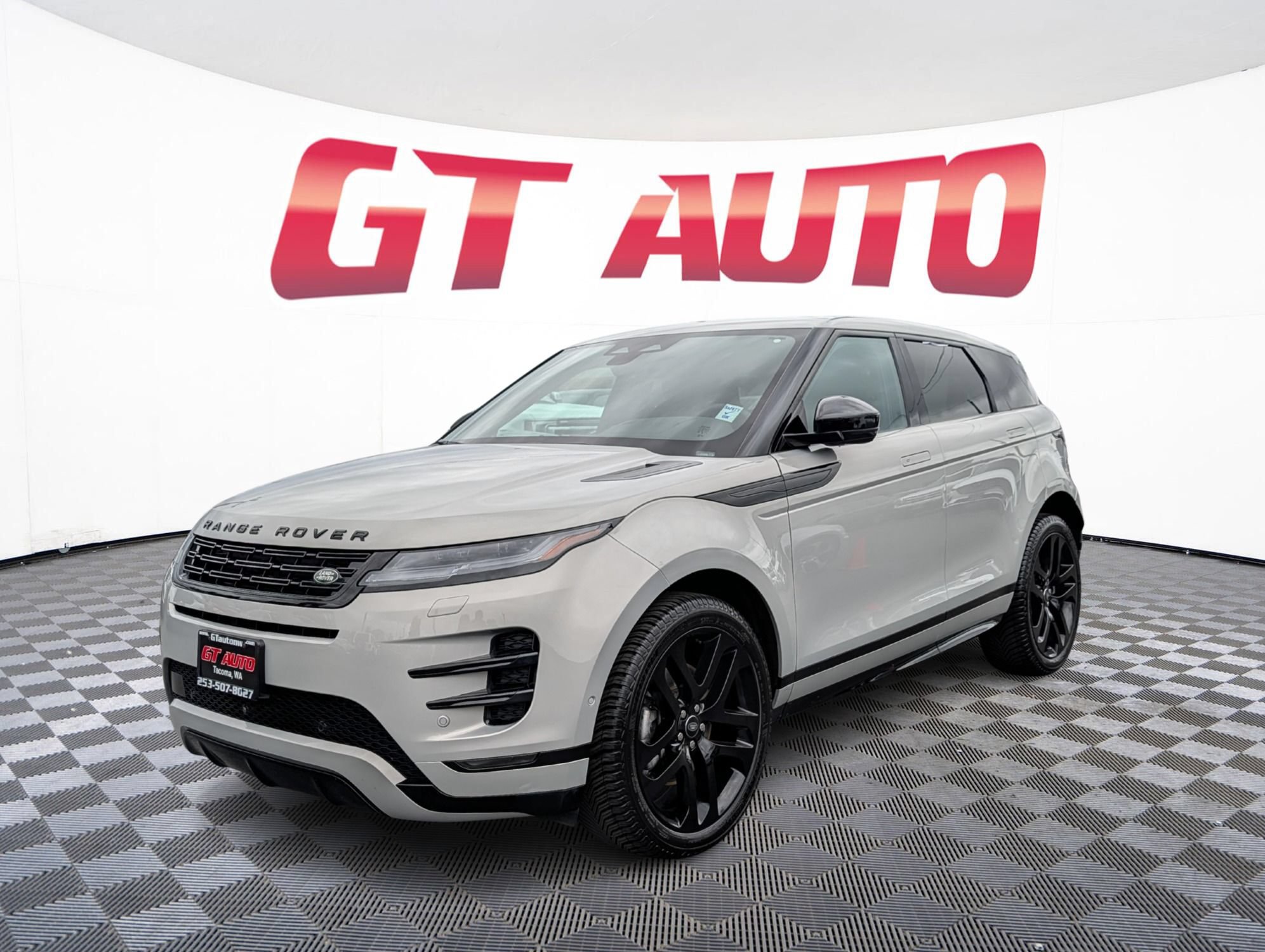 Used 2024 Land Rover Range Rover Evoque Dynamic SE AWD/4WD image 2