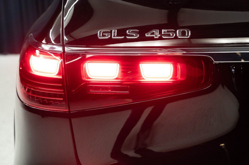 New 2026 Mercedes-Benz GLS 450 4MATIC image 9