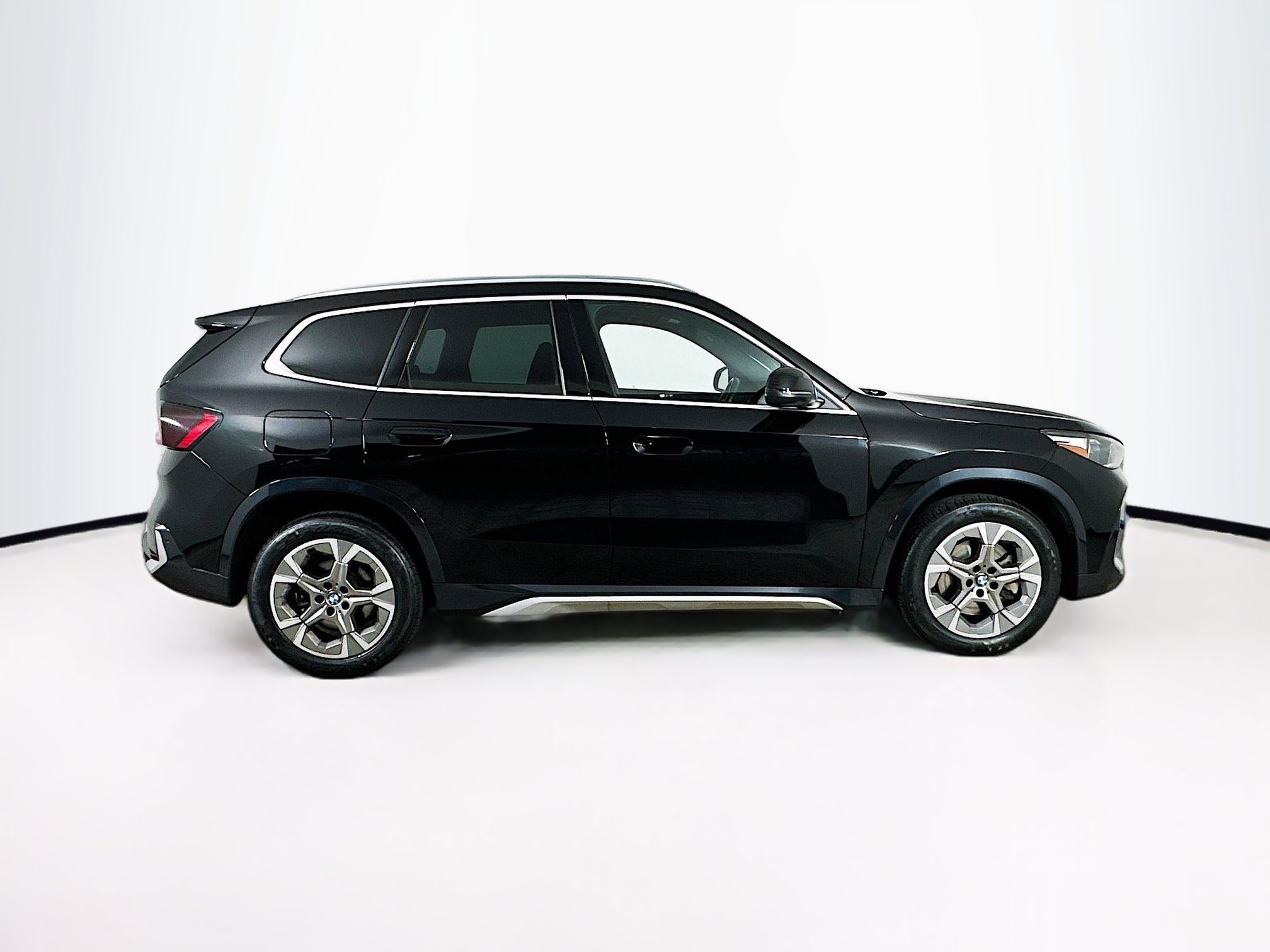 Used 2025 BMW X1 xDrive28i image 10
