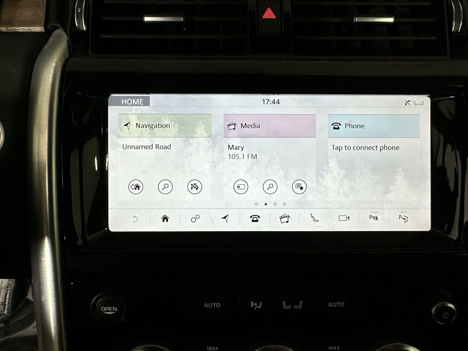 Used 2020 Land Rover Discovery HSE AWD/4WD image 18
