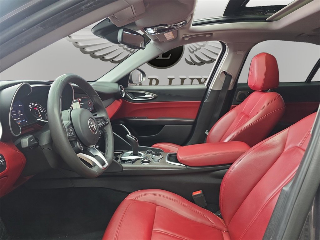 Used 2021 Alfa Romeo Giulia Ti w/ Nero Edizione image 9