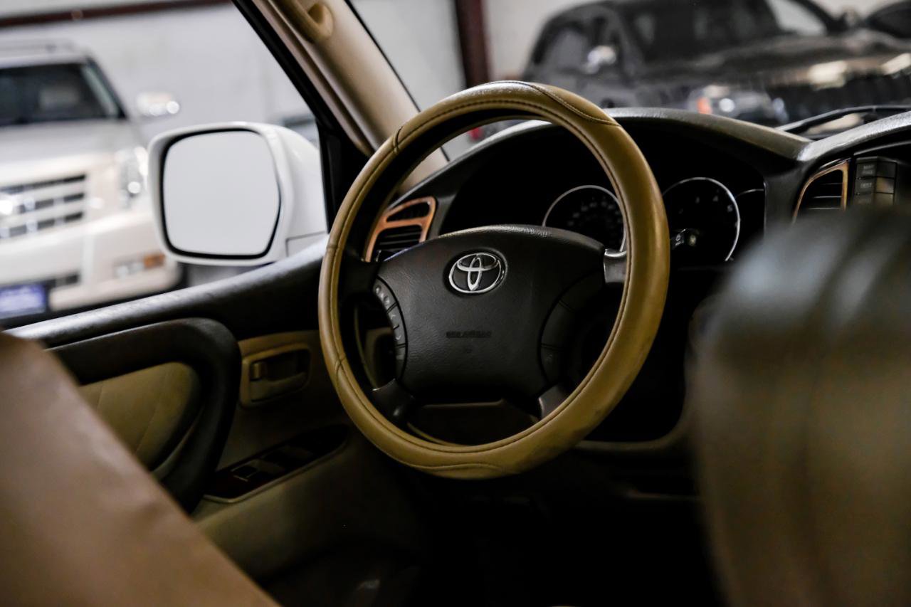 Used 2003 Toyota Land Cruiser AWD/4WD image 13