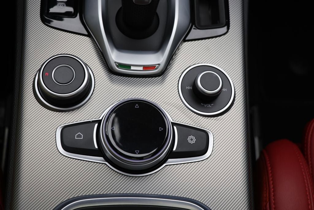 Used 2022 Alfa Romeo Stelvio Veloce image 27