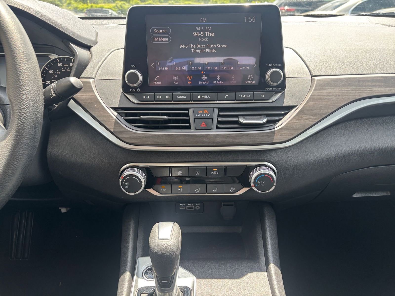 Used 2025 Nissan Altima 2.5 SV image 17