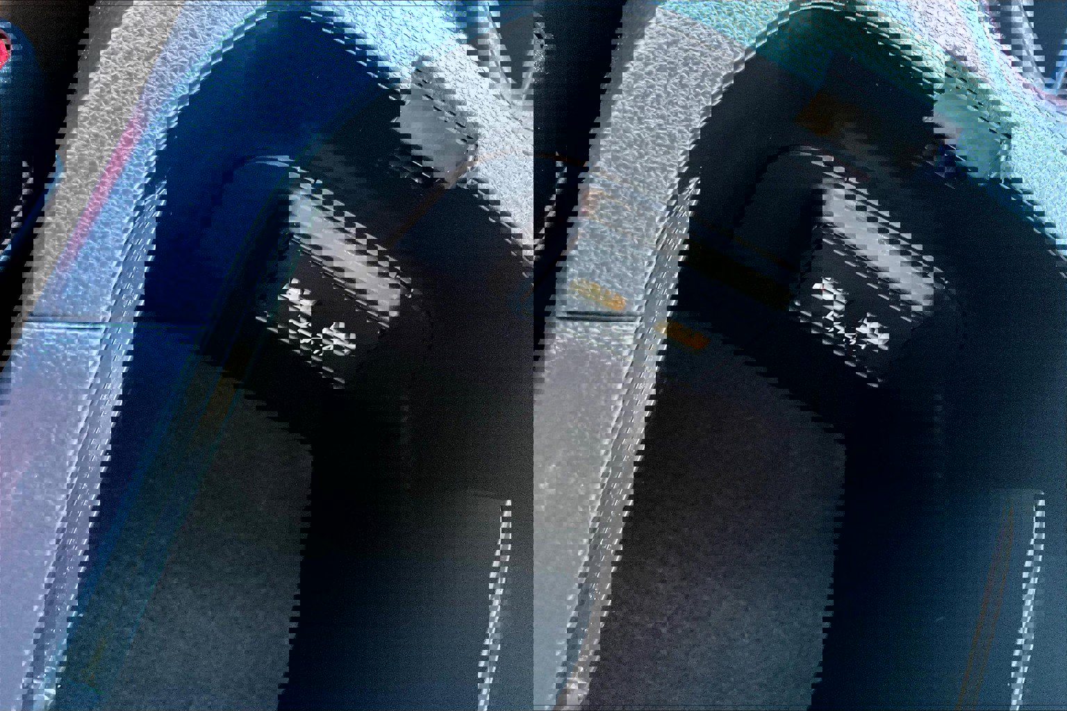 Used 2021 Toyota RAV4 Limited image 32