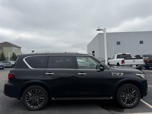 Used 2023 INFINITI QX80 Premium Select w/ Cargo Package AWD/4WD image 4