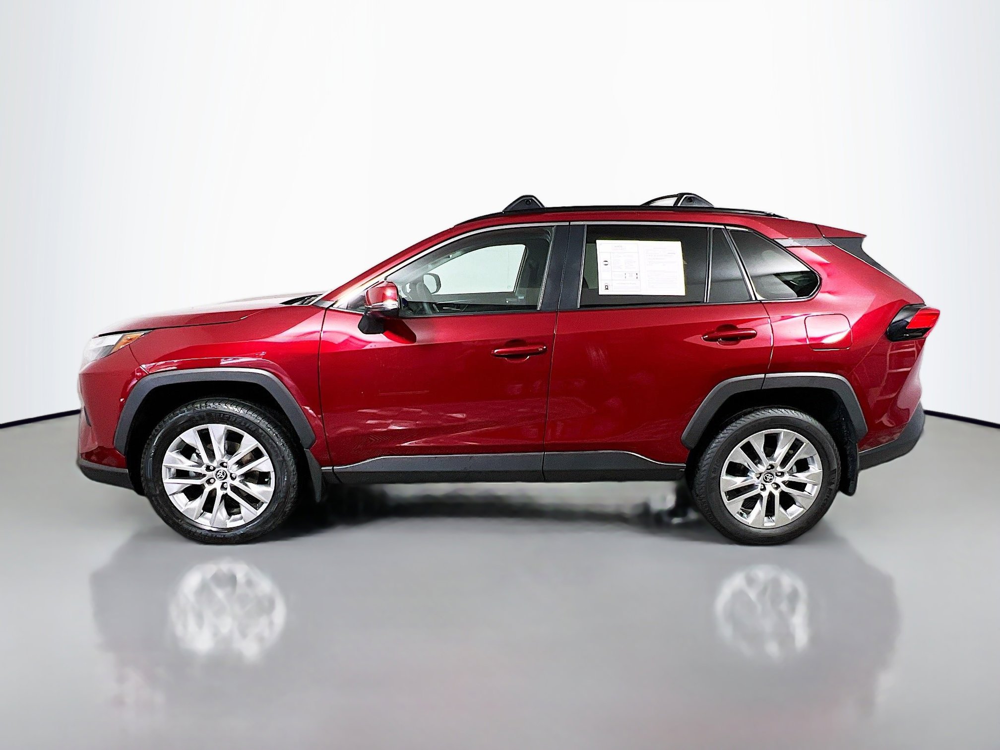 Used 2024 Toyota RAV4 XLE Premium image 9