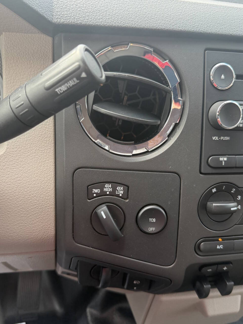 Used 2009 Ford F550 4x4 Regular Cab Super Duty image 40