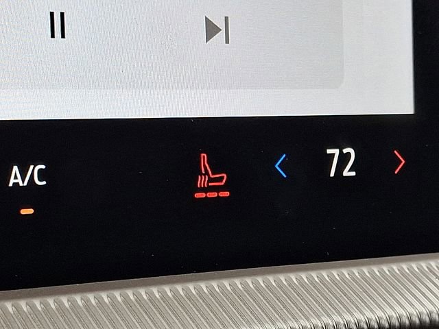 Used 2025 Ford Explorer Active image 27